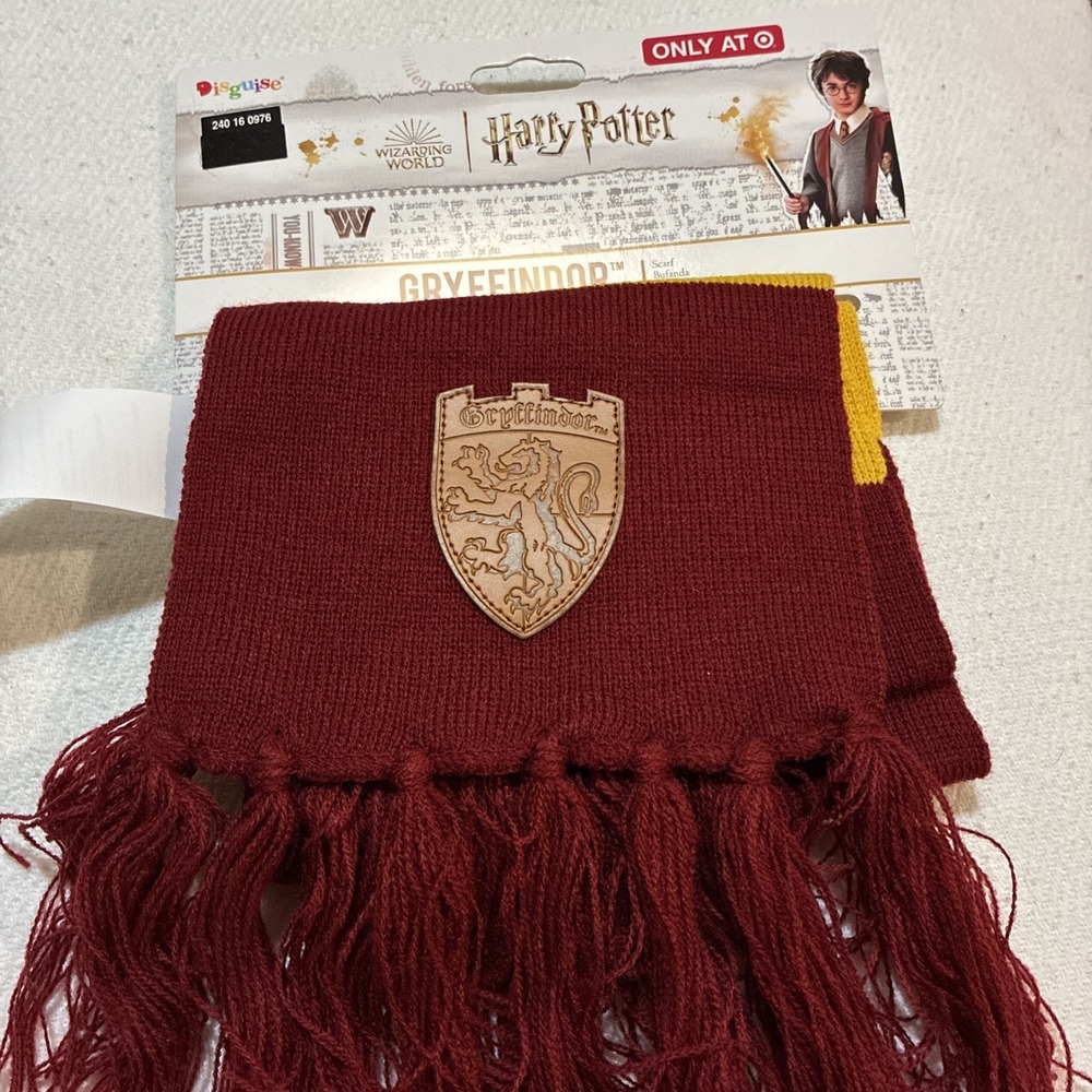 Harry Potter Gryffindor Warm Knit Scarf  Emblem Wizarding World Cosplay Adult OS